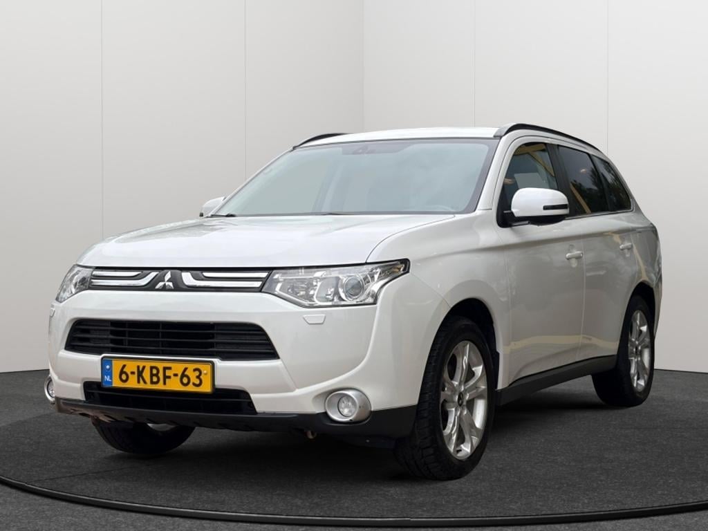 Mitsubishi Outlander 2.0 instyle | 7 peroons | trekhaak