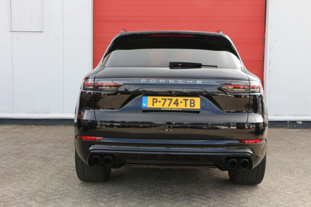 Porsche Cayenne 3.0 340pk trekhaak | all black | 22 inch