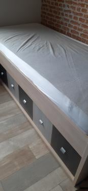 Kajuit bed en bureau