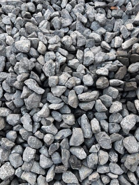 Gratis zwart basalt grind (1,5-2m3) zelf opscheppen