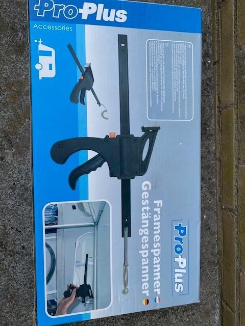 Caravan opstap, disselweger, framespanner, rubberboot nieuw