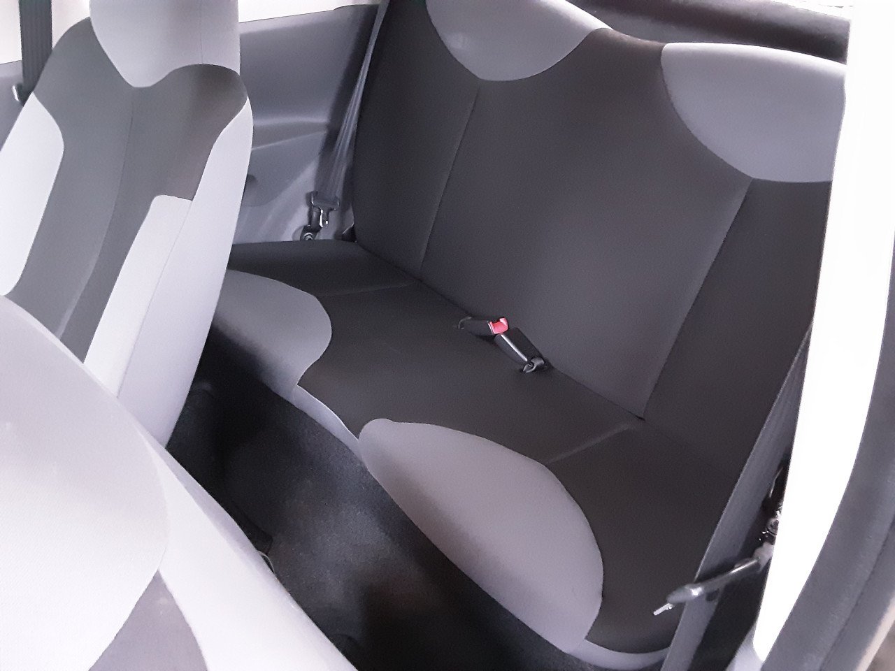 Peugeot 107 1.0-12V XR