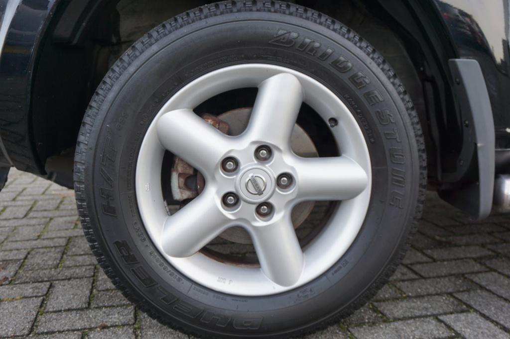 Nissan X-Trail 2.5 sport outdoor airco / navi / cruise / stoelverw. / pano