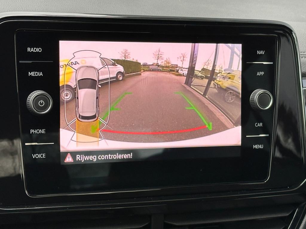 Volkswagen T-roc 1.5 tsi r-line | black style | panoramadak | 19 inch | cam