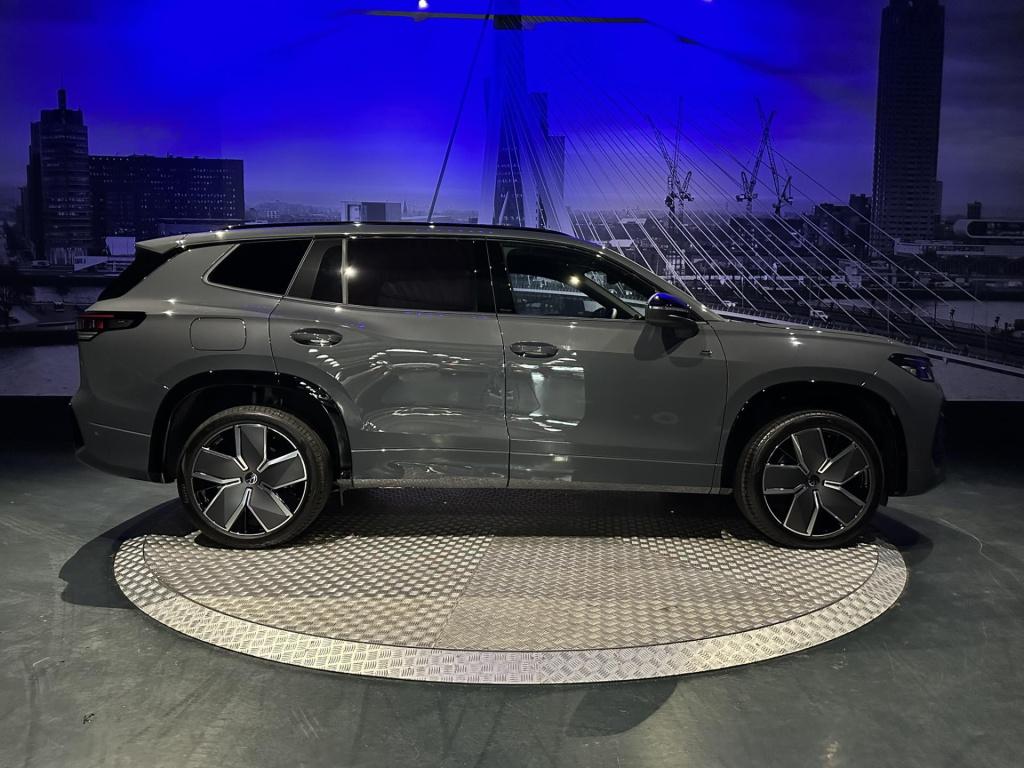 Volkswagen Tayron 1.5 ehybrid r-line edition *pano*keyless*blackstyle*