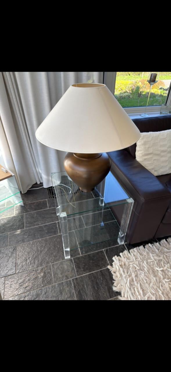 2 glazen bijzet tafels