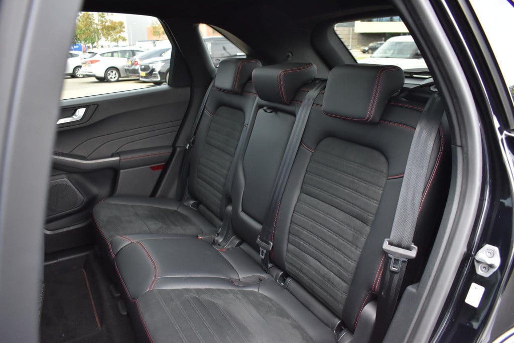 Ford Kuga 2.5 phev st-line x | climate control | cruise control | winterpak