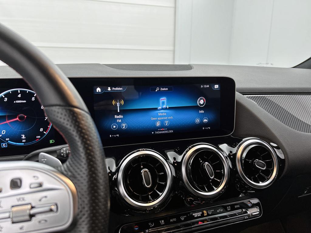 Mercedes-Benz B-Klasse 200 business solution amg | wegklapbare trekhaak | s