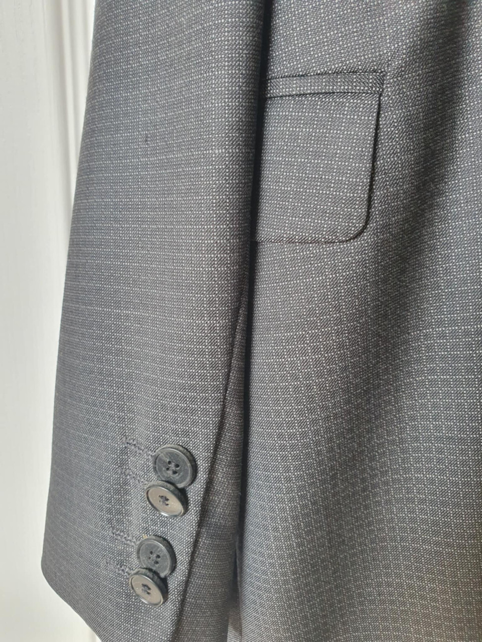 Donkergrijs Hugo Boss colbert maat 46