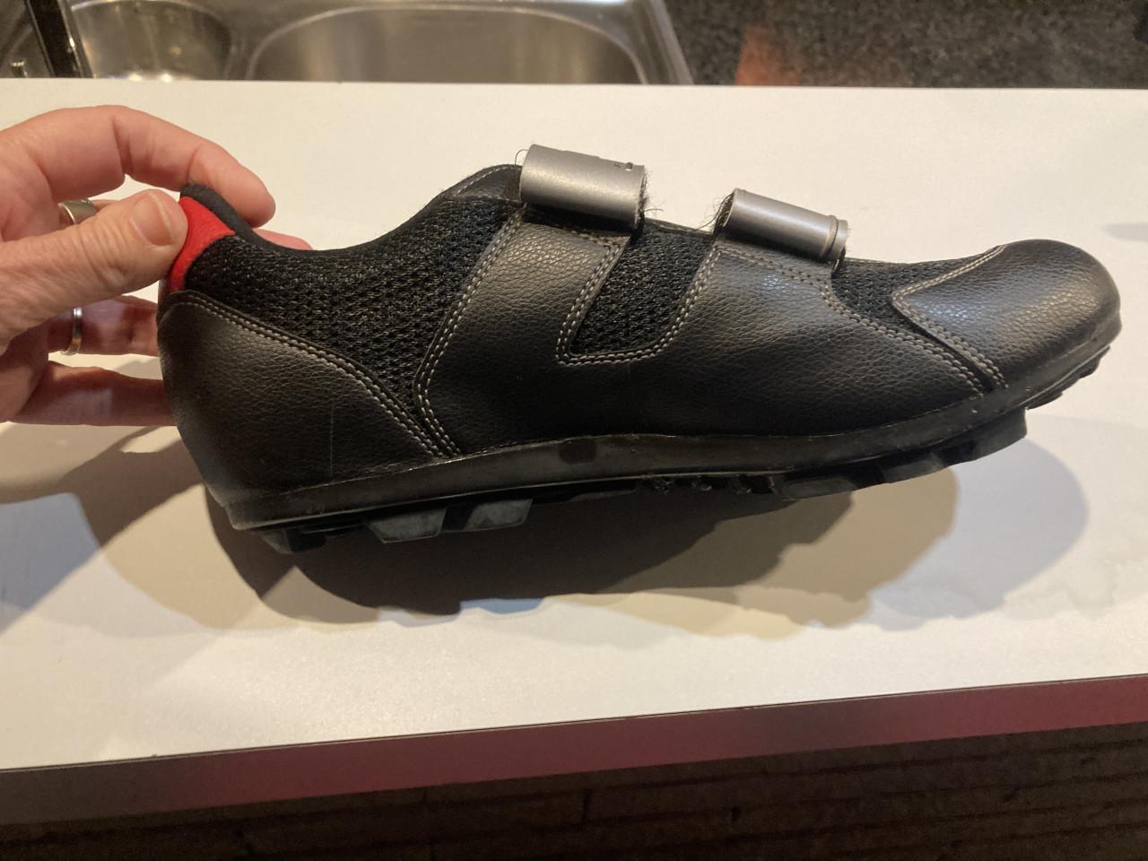 Agu wielrenschoenen maat 42