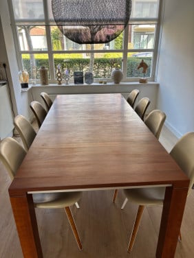 Gratis op te halen grote Leolux Vivre tafel 220 bij 100