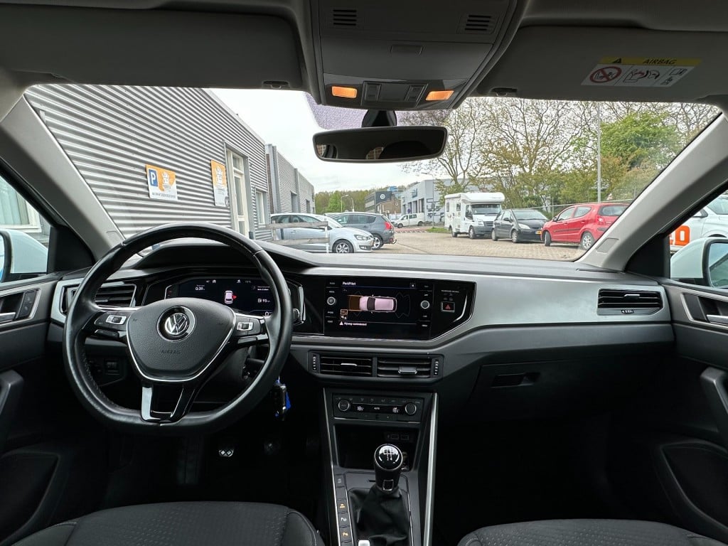 Volkswagen Polo 1.0 tsi comfortline business r-line camera virtual cockpit 