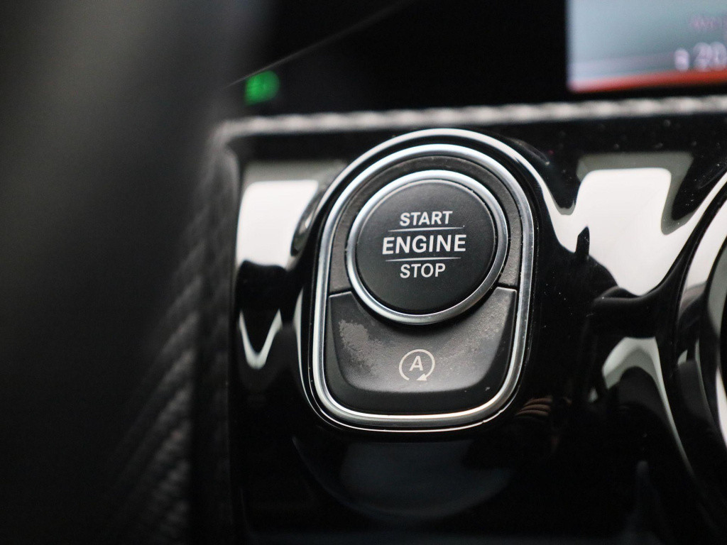 Mercedes-Benz A-Klasse 180 business solution | automaat | virtual cockpit |