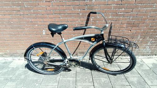 Aparte fiets voor jongens /heren. Banden goed, 26 inch.