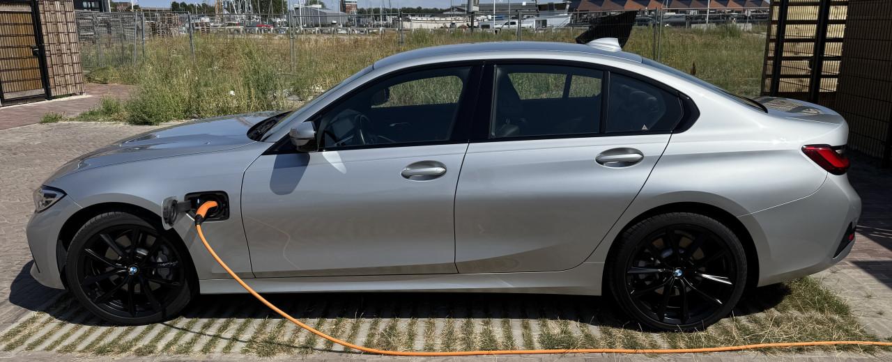 BMW 330e High Executive | 2 jr. Gratis Onderhoud | Leder |  LED