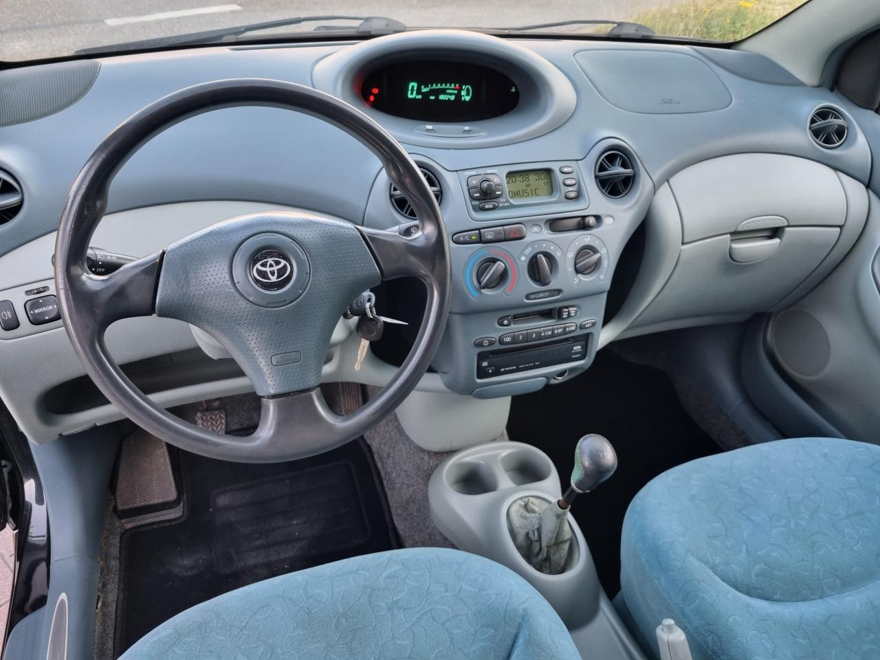 Toyota Yaris 1.0-16V VVT-i Sol