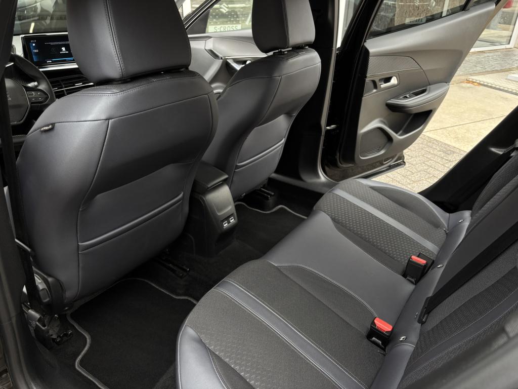 Peugeot 2008 1.2 puretech allure | keyless entry/start | adaptive cruise co