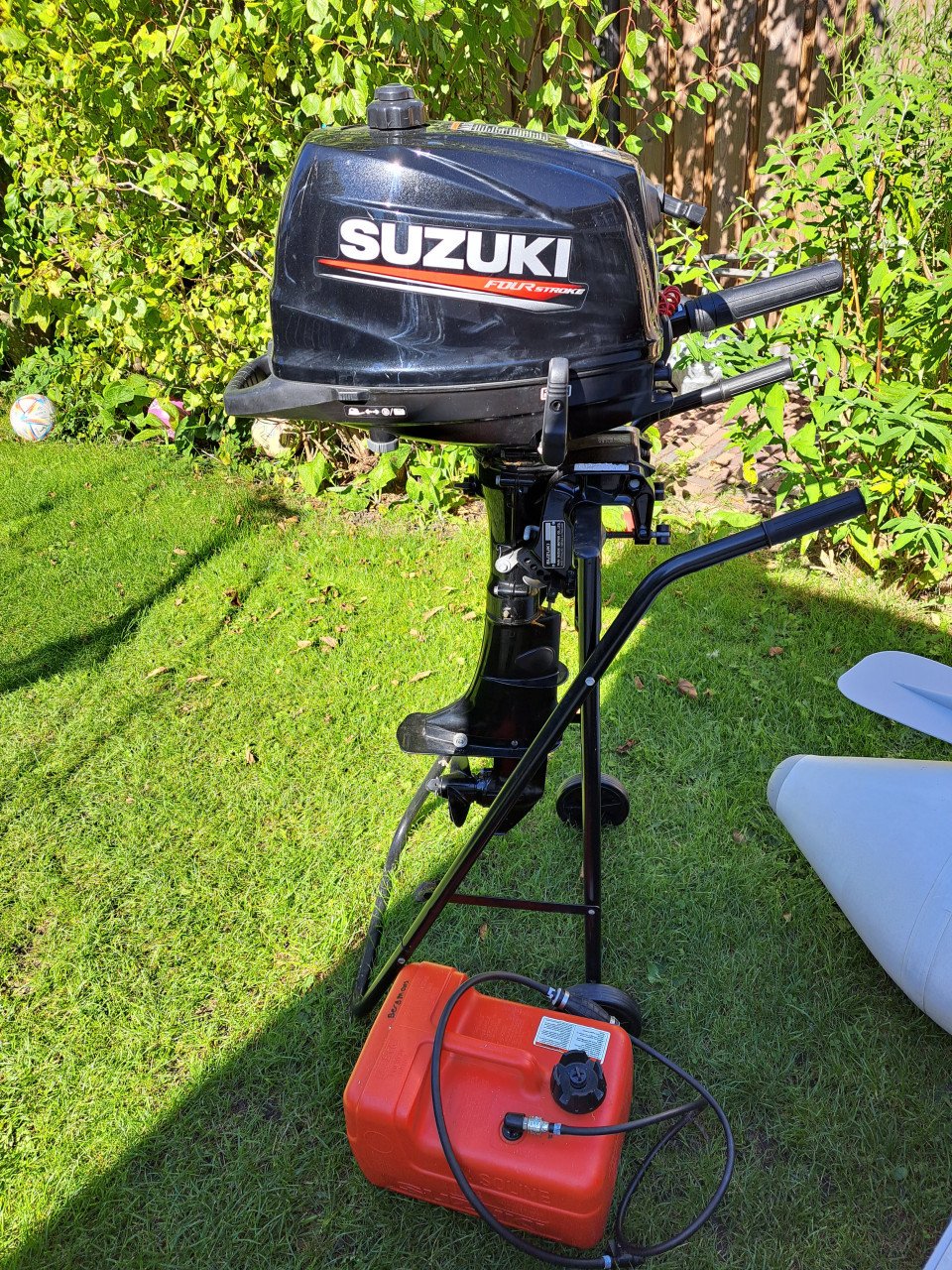 Zodiak suzumar met 5 pk motor