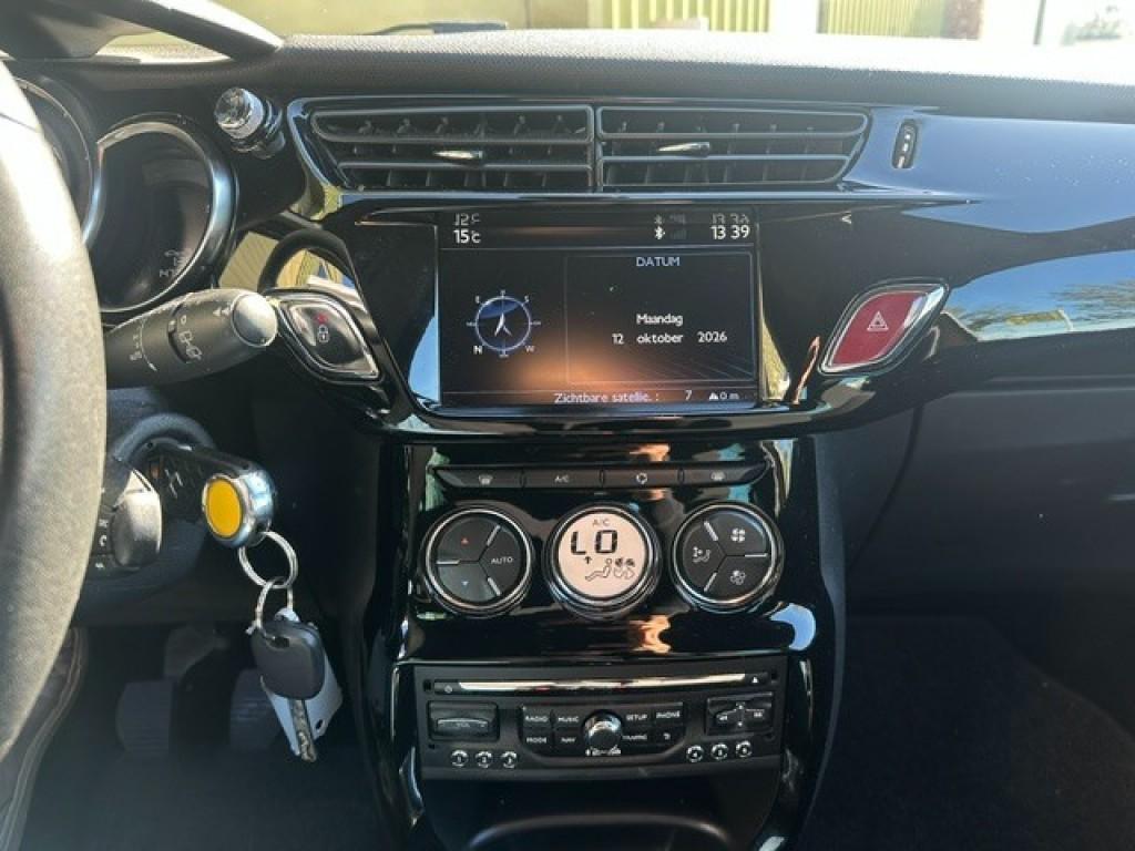 Citroen DS3 1.2 vti so chic, groot scherm navi cruise