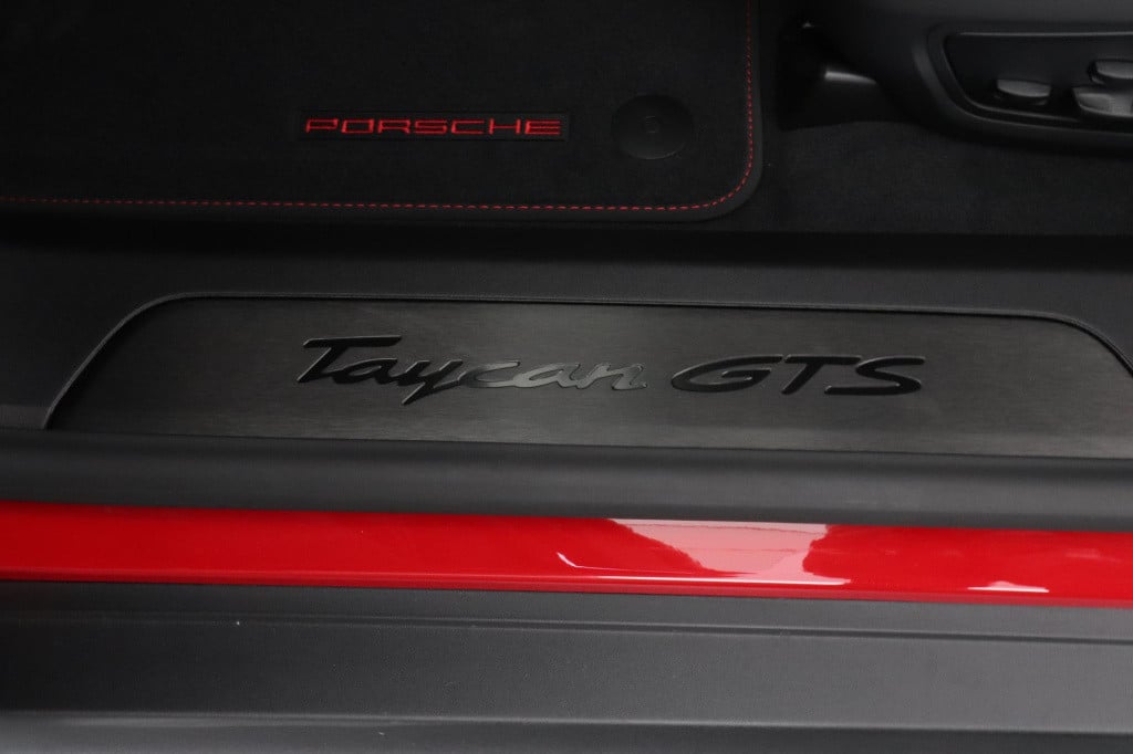 Porsche Taycan sport turismo gts | 93 kwh accu plus | surround view | innod