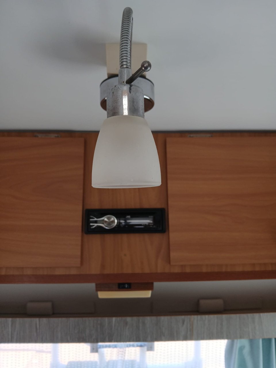 Caravan Avento retro met stapelbed + vernieuwd interieur