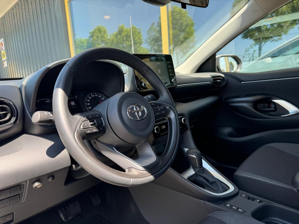 Toyota Yaris 1.5 hyb. active