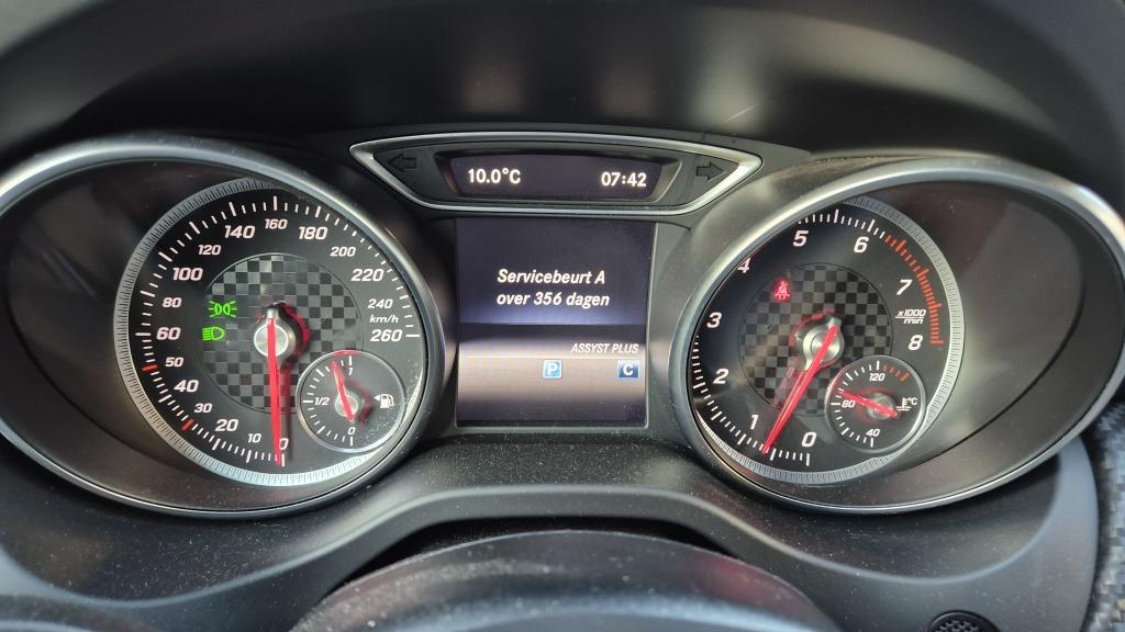 Mercedes-Benz A-Klasse 180 bus. sol. amg*led*navi*stoelvrw*18 inch*leder*zw