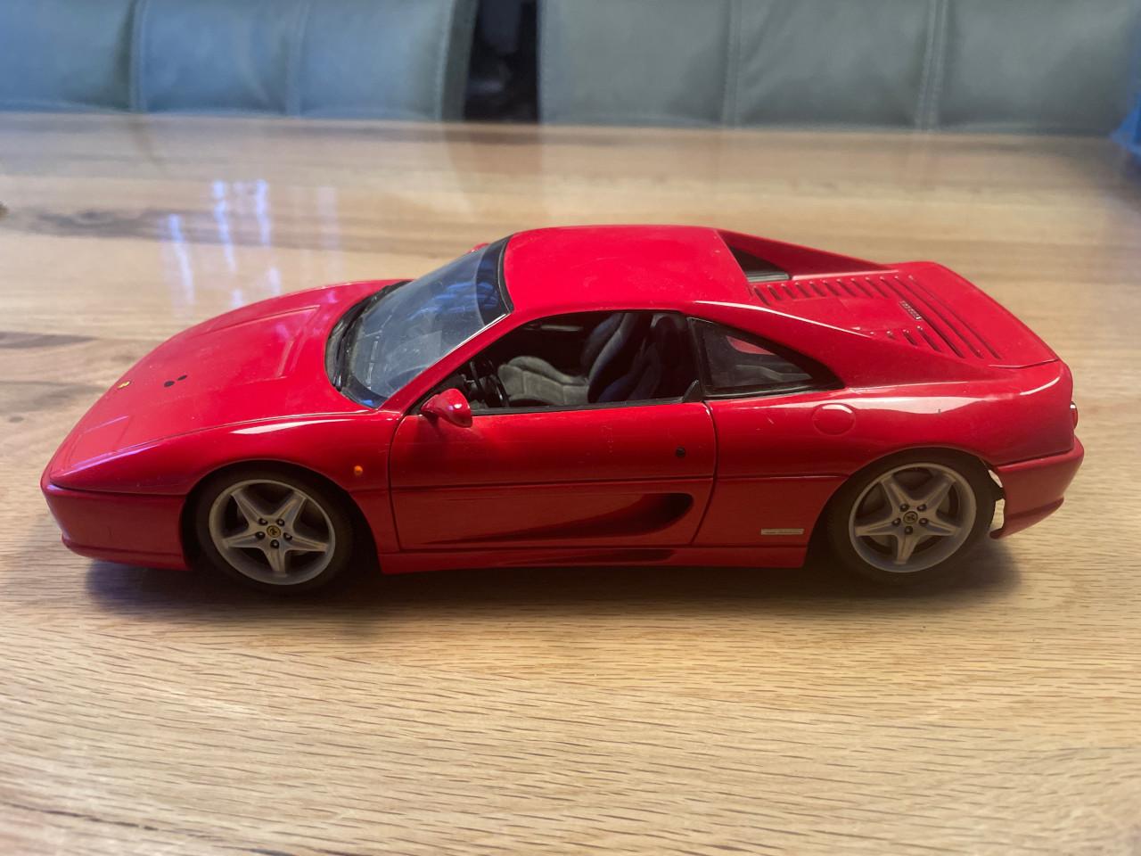 UT models 1/18 Ferrari F355