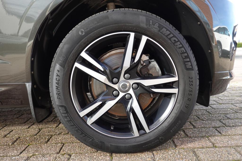 Volvo XC60 2.0 b5 r-design