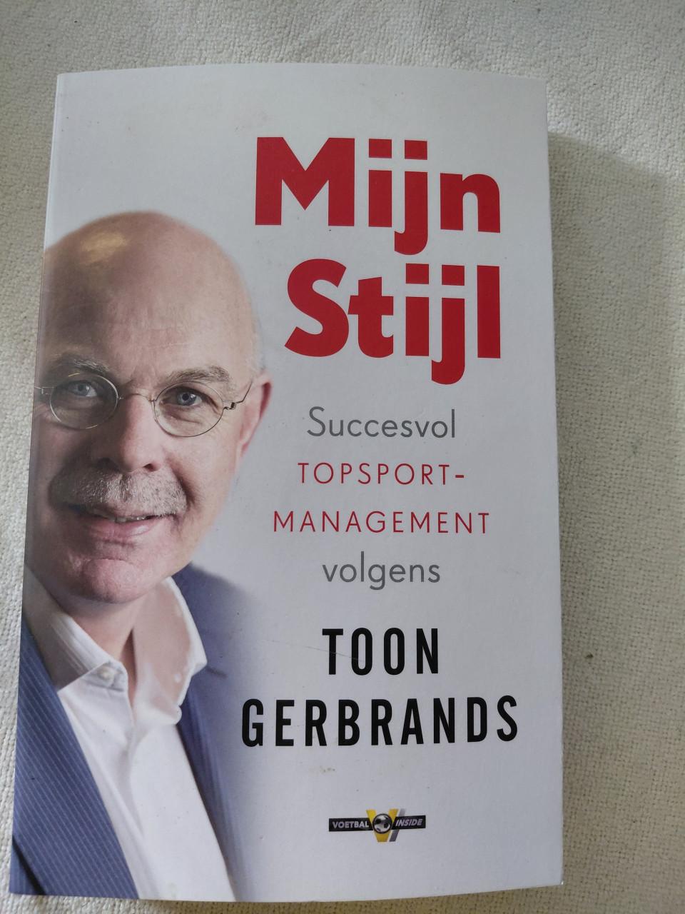Sportboeken (62 stuks -hele partij 35 euro)
