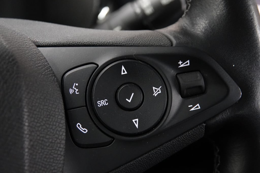 Opel Corsa 1.2 gs line | cruise | carplay | camera | pdc |