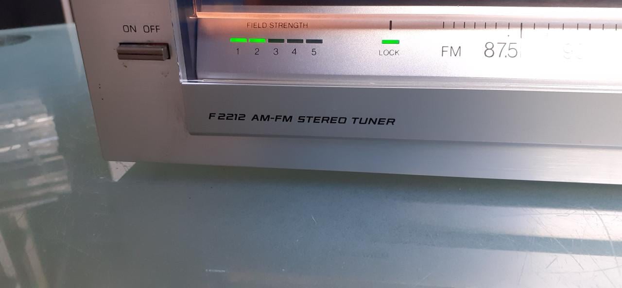 Philips F2212 vintage tuner