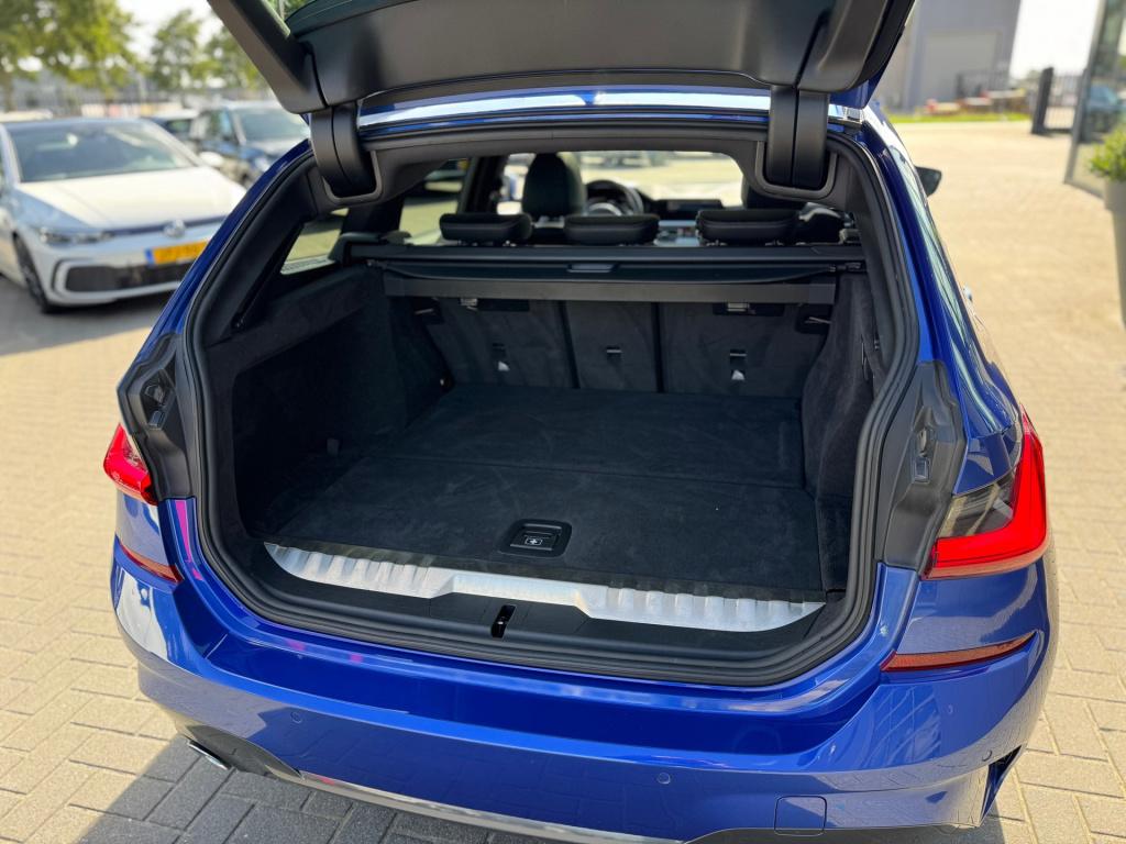 BMW 3-serie touring 330e m-sport * pano * acc * harman/ kardon