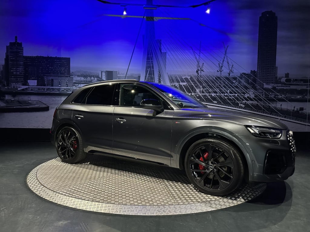 Audi Q5 55 tfsi e quattro competition *luchtvering*hud*pano*b&o*