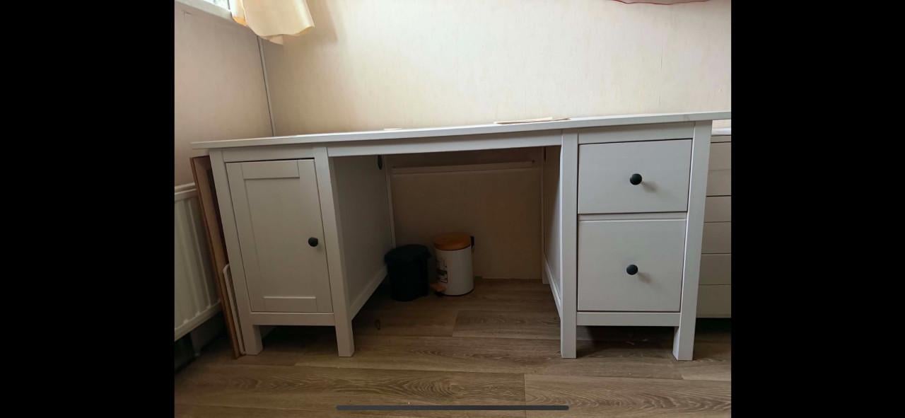 Bureau / buro met stoel