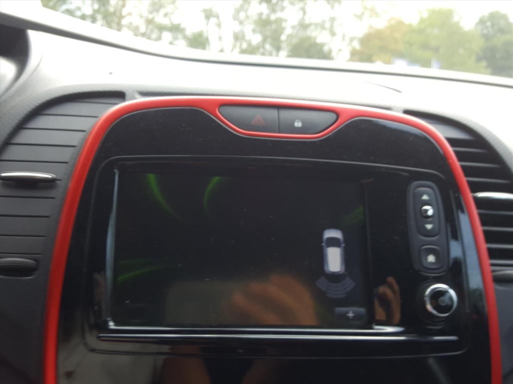 Renault Captur tce 120pk edc helly hansen | navigatie | trekhaak | bluetoot