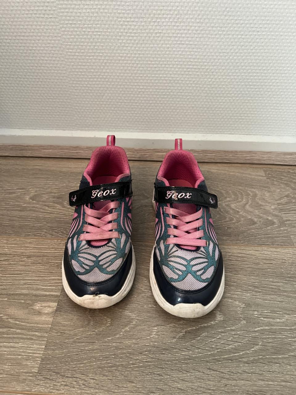 Geox meisjessneakers met lampjes – maat 34