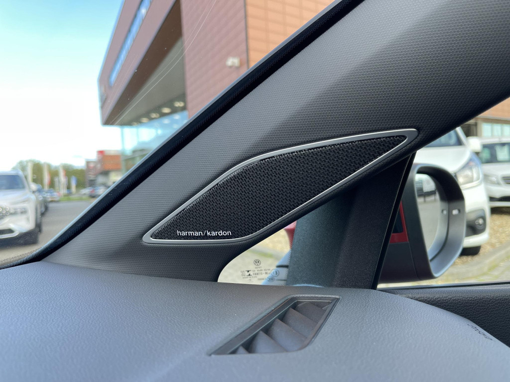 Volkswagen Golf 1.5 etsi r-line | panoramadak | harman/kardon | sportstoele