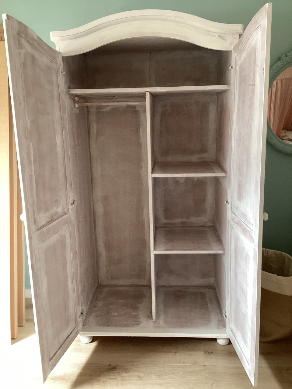 Brocante kast wit