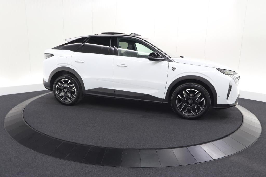 Peugeot 3008 1.2 hybrid 136 gt | panoramadak | focal audio | alcantara exec
