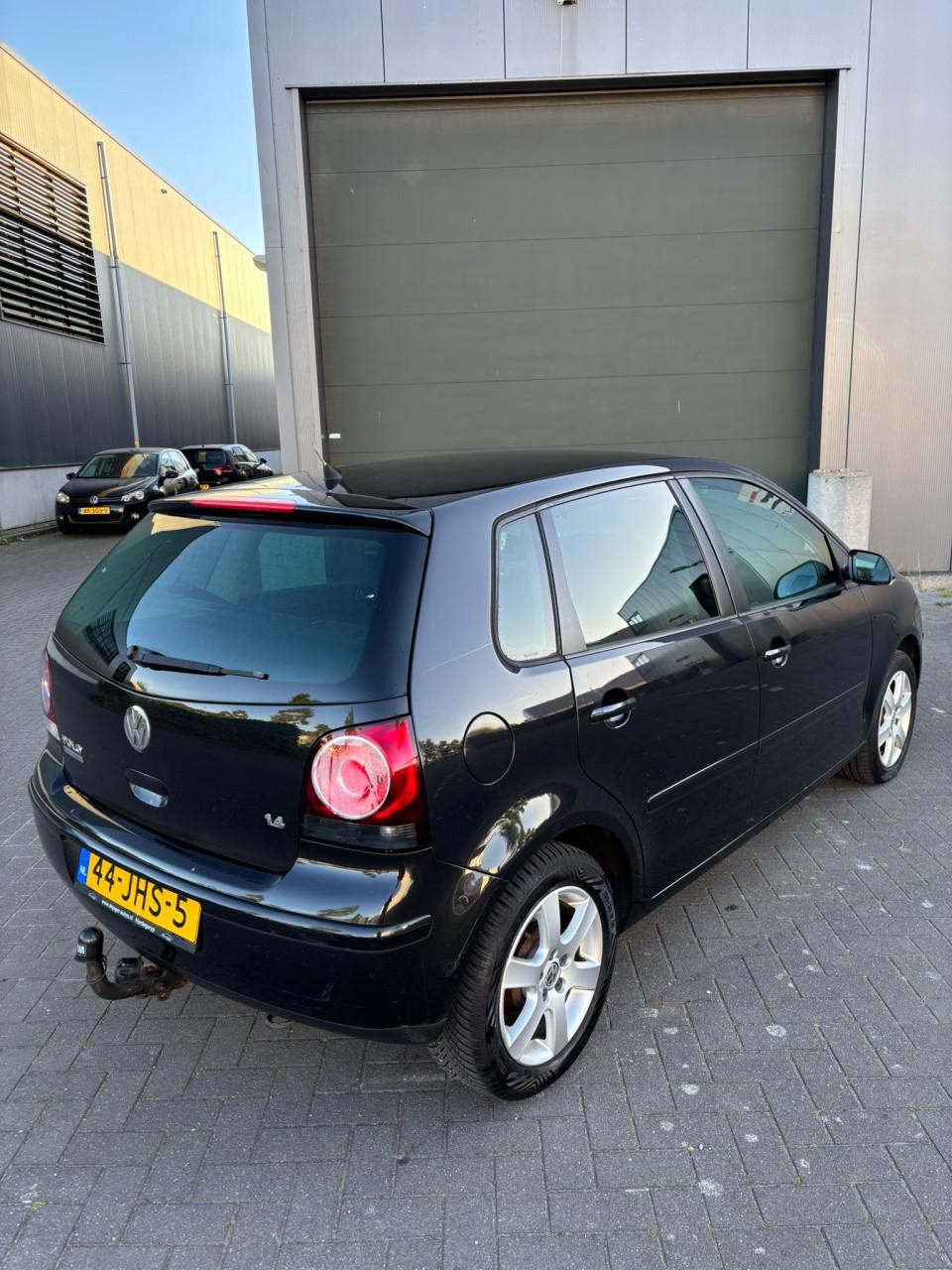 Volkswagen Polo 1.4 16V 59KW 2009 Zwart | NAP | NIEUWE APK!