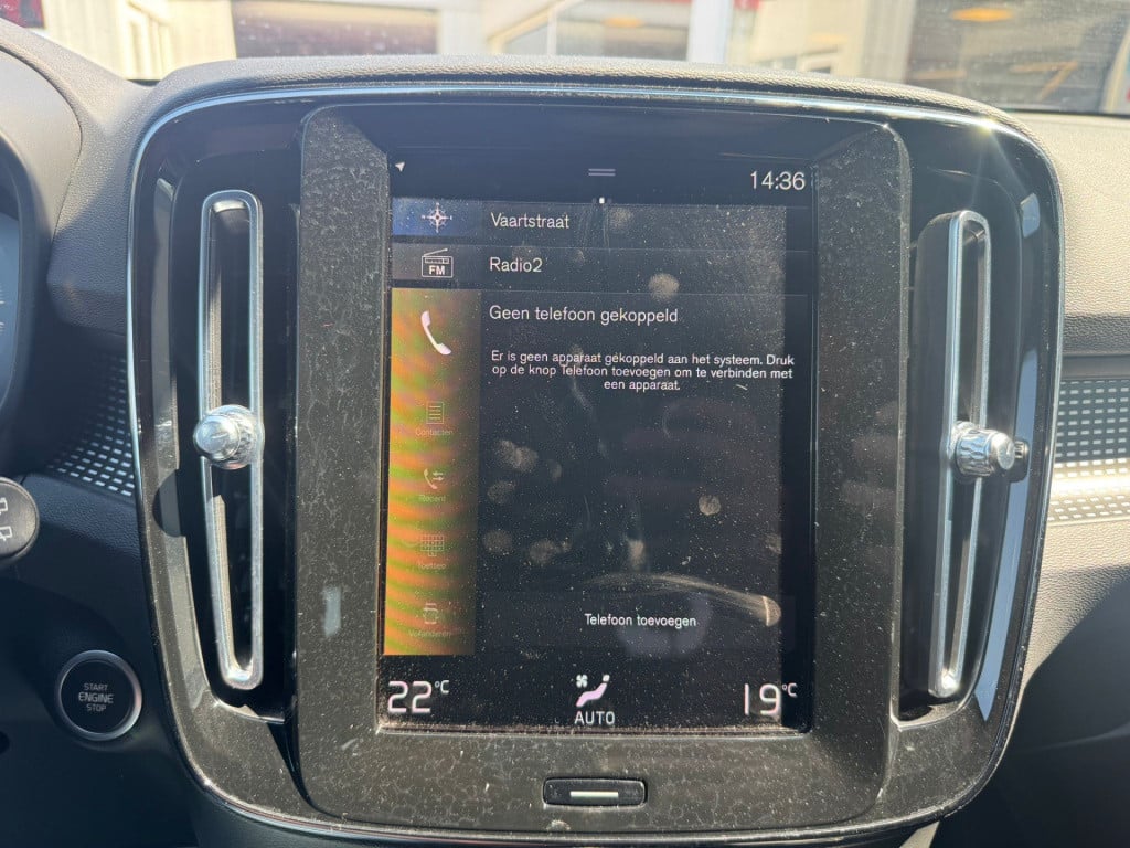 Volvo XC40 1.5 t4 recharge r-design black edition