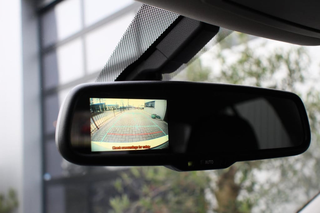 Lexus Ct 200h hybrid - pdc rondom + camera - stoel verw - xenon - parelwit 