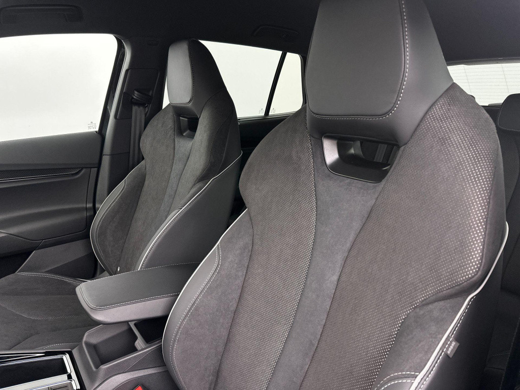 Skoda Enyaq Iv 60 sportline sportline elektromotor 132 kw / 179 pk suv elek
