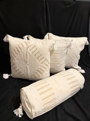 KOOPJE; 45 stuks kussens met en zonder vulling. Alles in 1 koop!!