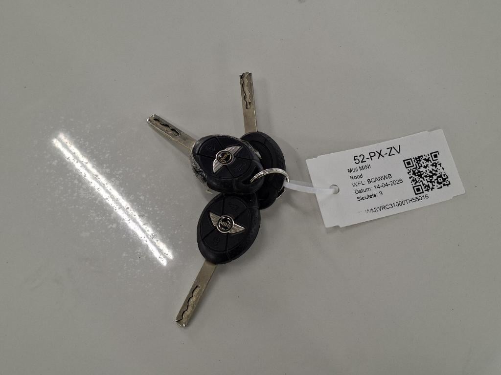 Mini !.6 Cooper-2005-km. 180.000-Airco-stuurbekr-L.M.velgen-apk-2600,=