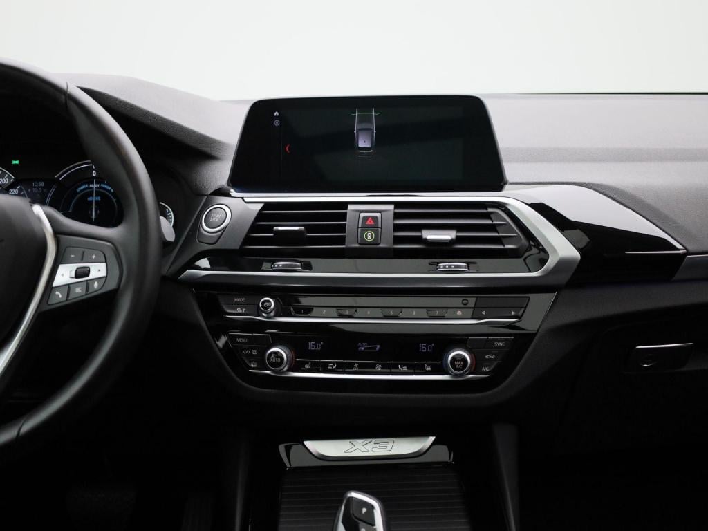 BMW X3 xdrive30e (135 kw) | automaat | panoramadak | trekhaak 2.000 kg | st