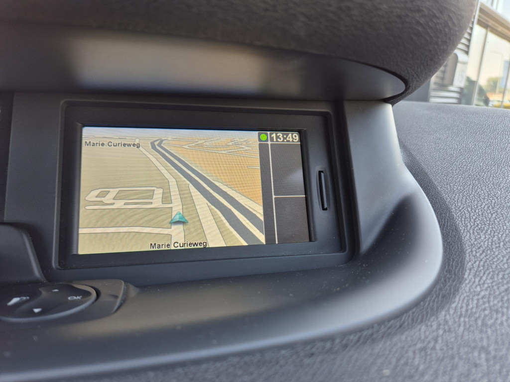 Renault Scenic 1.6 110 expression navigatie, clima, trekhaak, all seasonban
