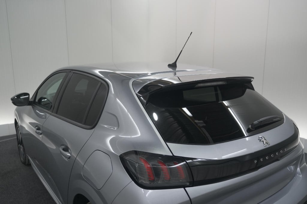 Peugeot 208 puretech 100 allure | camera | navigatie | parkeersensoren | ap