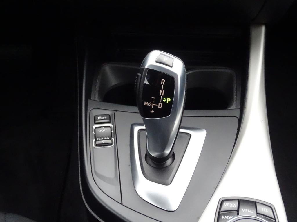 BMW 1 Serie 118i corporate lease essential automaat | led | navi